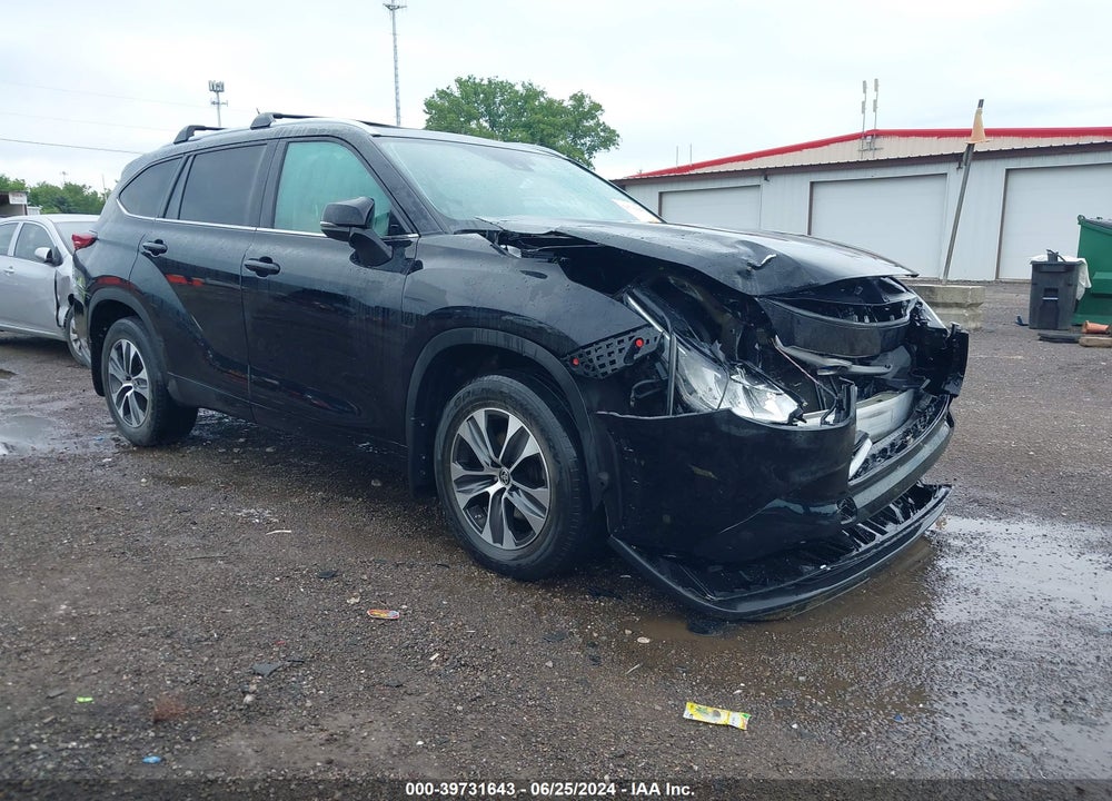 2020 TOYOTA HIGHLANDER XLE VIN: 5TDHZRBH9LS021981