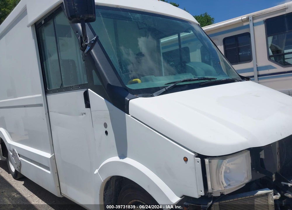 2013 ISUZU COMMERCIAL VAN VIN: JALB4T173D7W01540