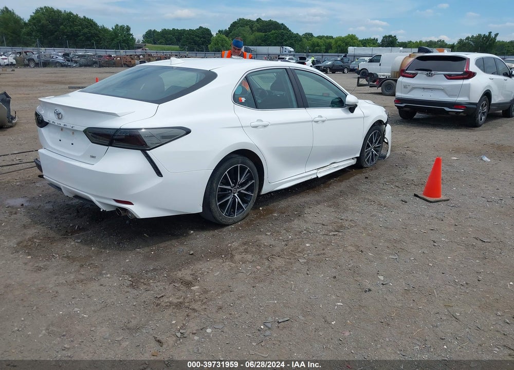 2021 TOYOTA CAMRY SE VIN: 4T1G11AK6MU426058