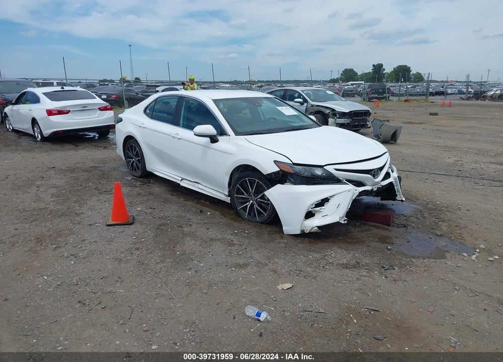 2021 TOYOTA CAMRY SE VIN: 4T1G11AK6MU426058