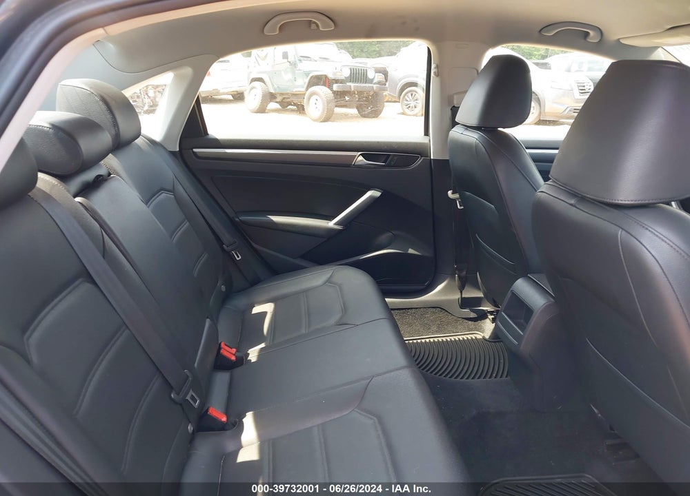 2017 VOLKSWAGEN PASSAT 1.8T R-LINE VIN: 1VWDT7A38HC021051