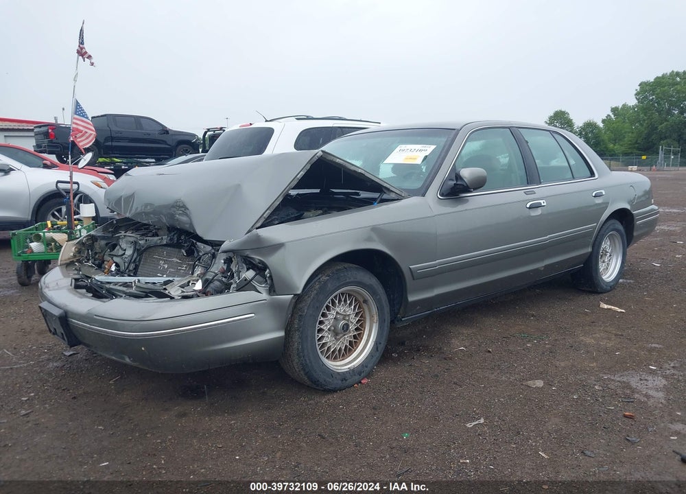 1999 FORD CROWN VICTORIA LX VIN: 2FAFP74W4XX184857