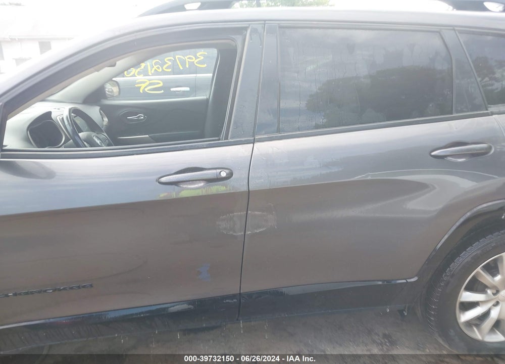 2018 JEEP CHEROKEE LATITUDE TECH CONNECT 4X4 VIN: 1C4PJMCX1JD586701