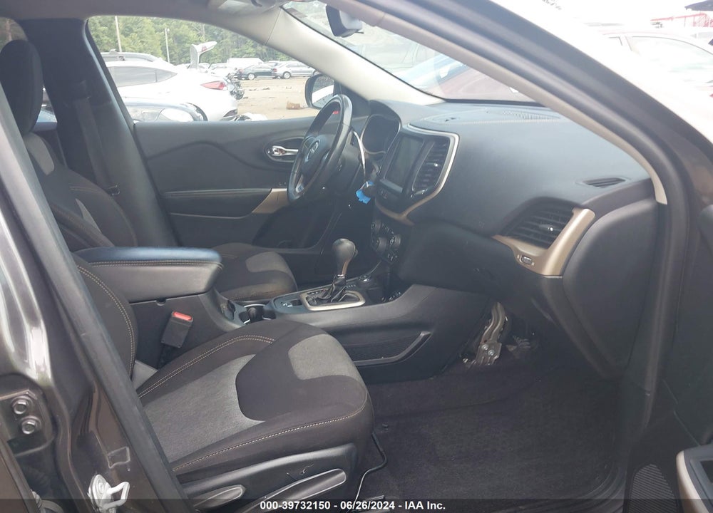 2018 JEEP CHEROKEE LATITUDE TECH CONNECT 4X4 VIN: 1C4PJMCX1JD586701