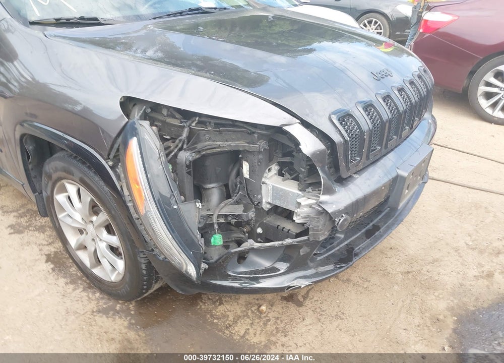 2018 JEEP CHEROKEE LATITUDE TECH CONNECT 4X4 VIN: 1C4PJMCX1JD586701