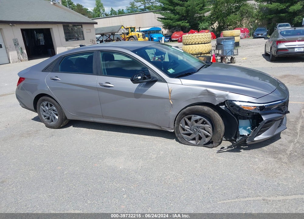 2024 HYUNDAI ELANTRA SEL VIN: KMHLM4DG4RU711492