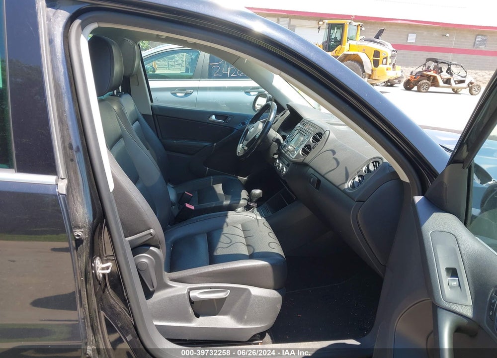2013 VOLKSWAGEN TIGUAN SE VIN: WVGBV7AX3DW523154