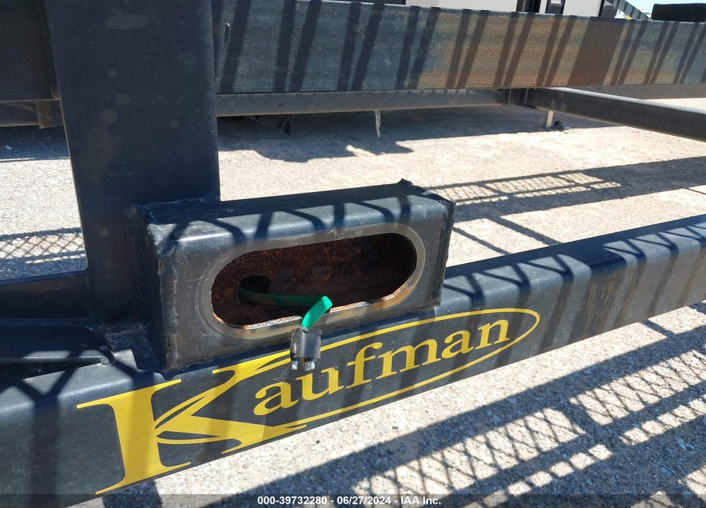 2023 KAUFMAN TRAILERS DETACHABLE NECK TRI AXLE TRAILER VIN: 7UZFW503XPL004415