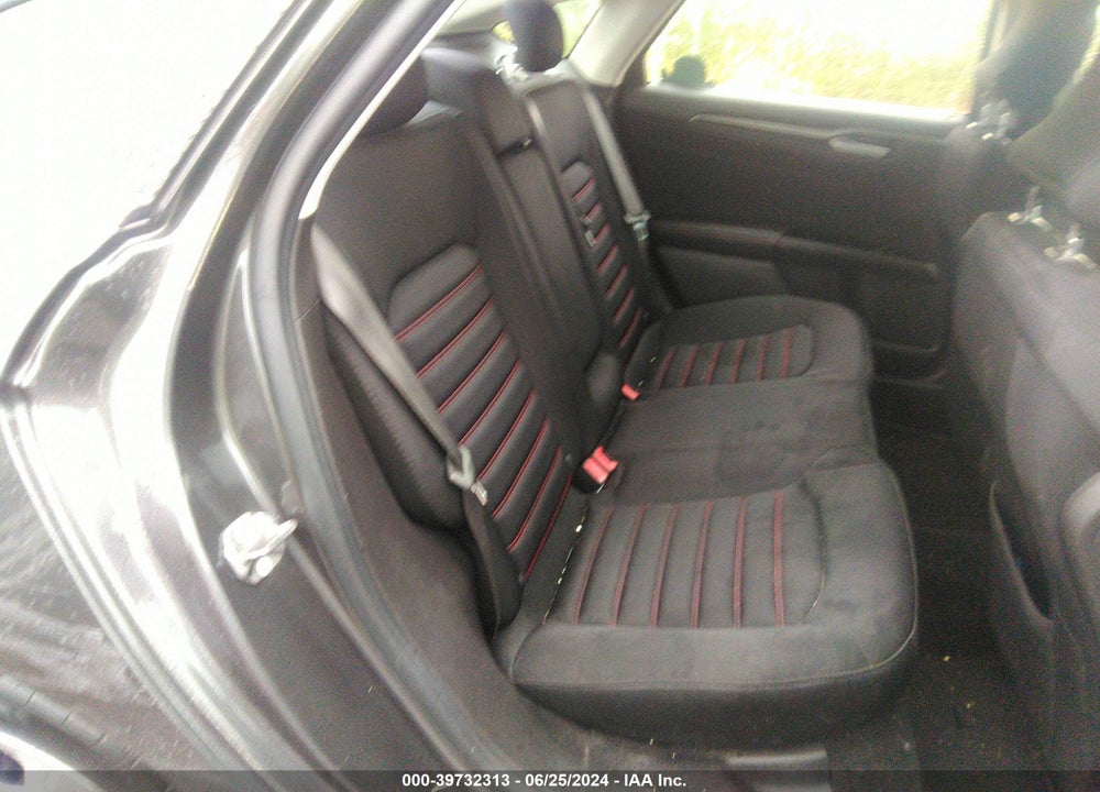 2015 FORD FUSION SE VIN: 3FA6P0T92FR179690