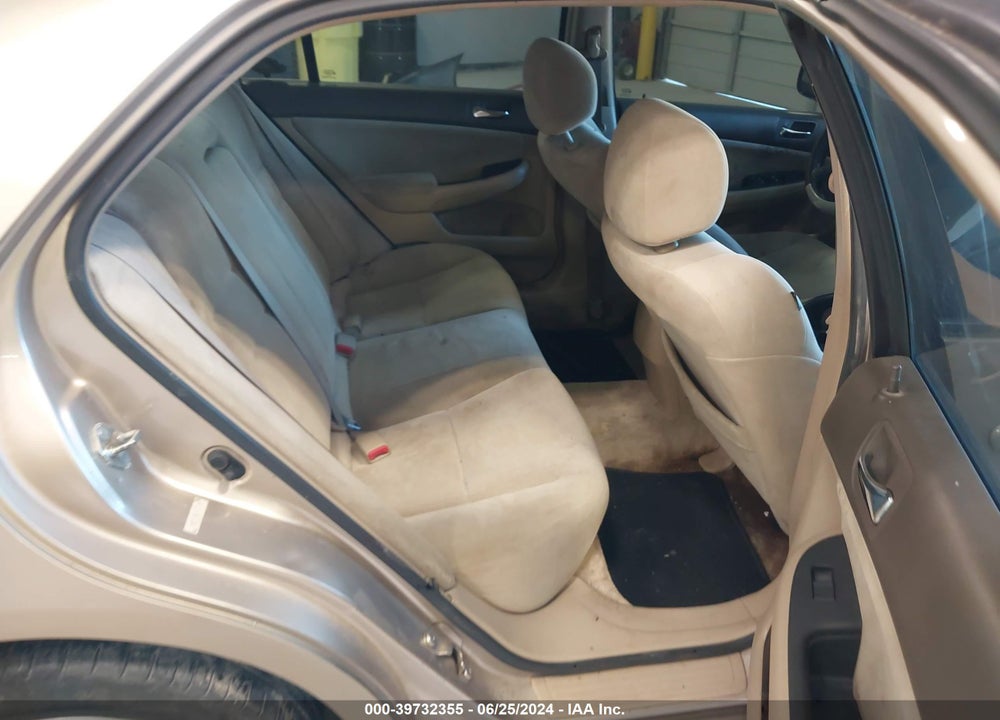 2005 HONDA ACCORD 2.4 LX VIN: 1HGCM56425A033397