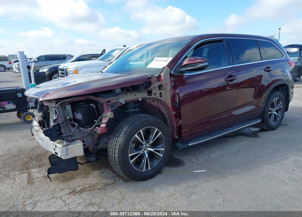 2018 TOYOTA HIGHLANDER LE VIN: 5TDZARFH7JS036143
