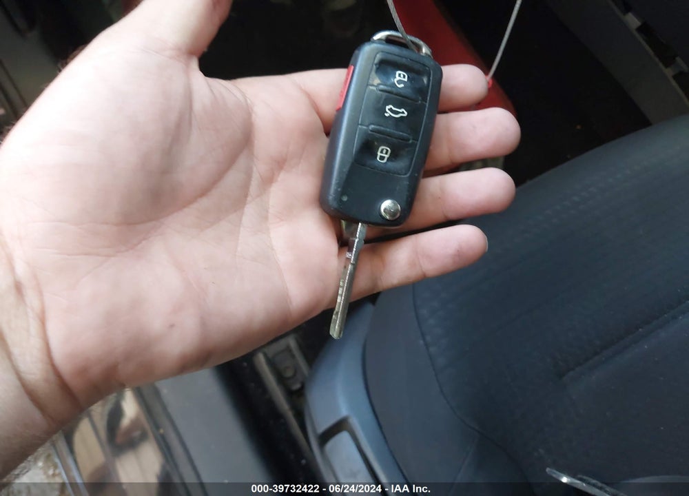 2015 VOLKSWAGEN JETTA 2.0L S VIN: 3VW2K7AJ3FM316787