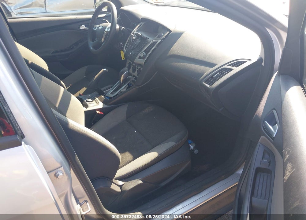 2014 FORD FOCUS SE VIN: 1FADP3F27EL215555
