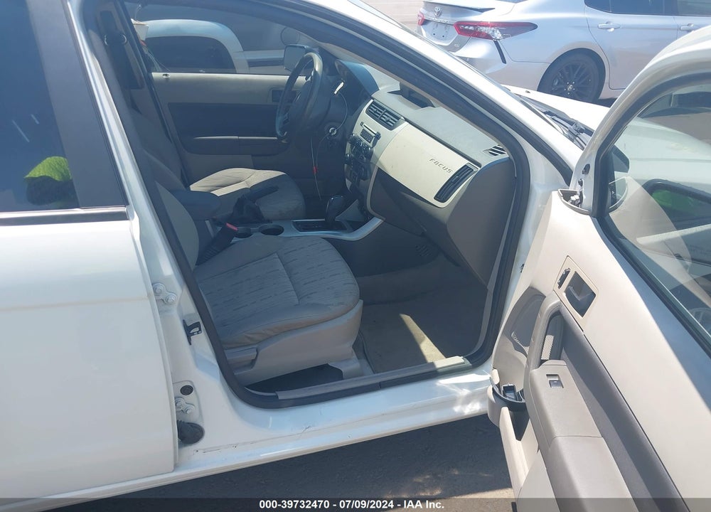 2011 FORD FOCUS SE VIN: 1FAHP3FN6BW112830