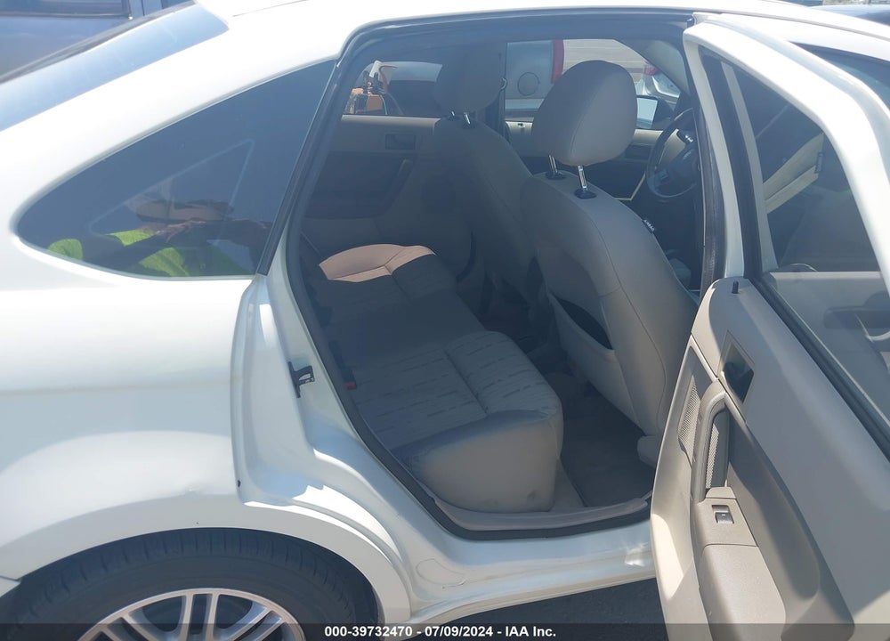 2011 FORD FOCUS SE VIN: 1FAHP3FN6BW112830