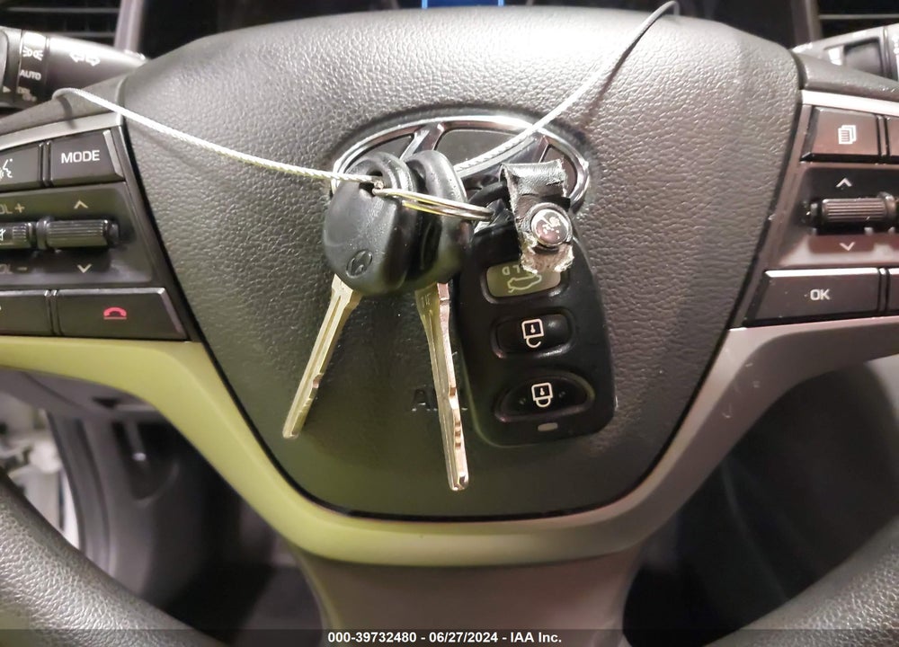 2018 HYUNDAI ELANTRA SEL VIN: 5NPD84LF9JH289000