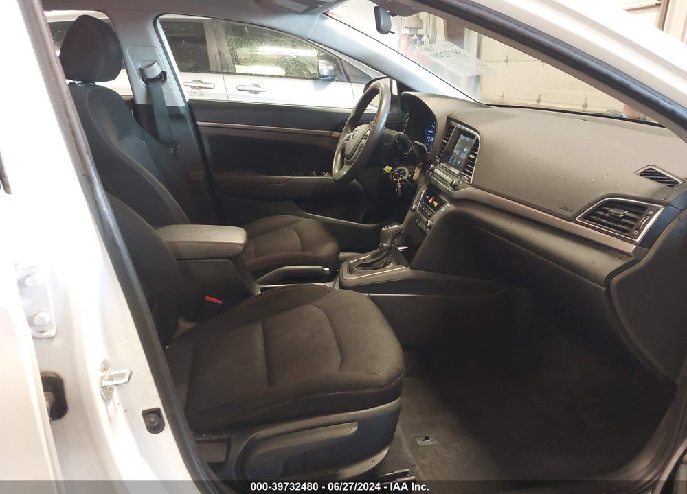 2018 HYUNDAI ELANTRA SEL VIN: 5NPD84LF9JH289000