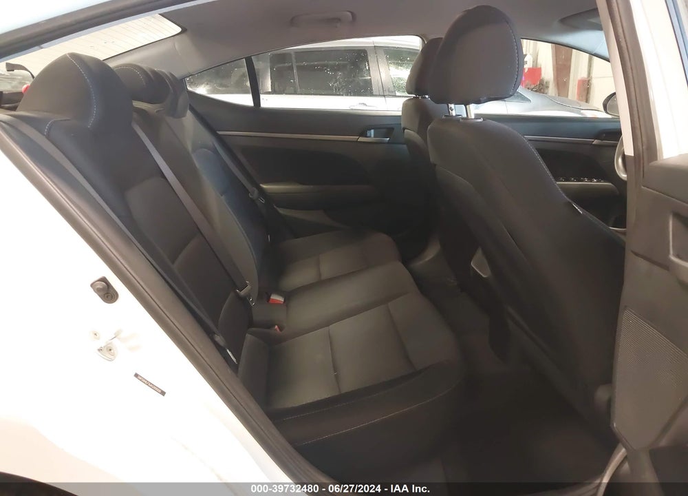 2018 HYUNDAI ELANTRA SEL VIN: 5NPD84LF9JH289000