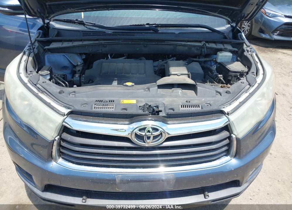 2015 TOYOTA HIGHLANDER LE V6 VIN: 5TDBKRFH8FS181682