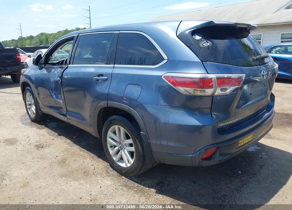2015 TOYOTA HIGHLANDER LE V6 VIN: 5TDBKRFH8FS181682