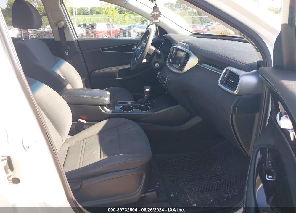 2019 KIA SORENTO 3.3L LX VIN: 5XYPGDA57KG489733