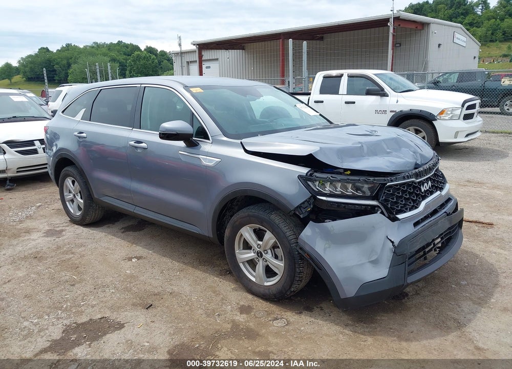 2022 KIA SORENTO LX VIN: 5XYRGDLC2NG123395