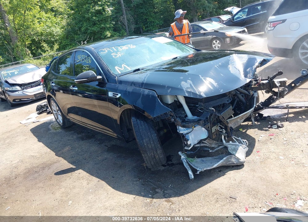 2016 KIA OPTIMA EX VIN: 5XXGU4L34GG085840