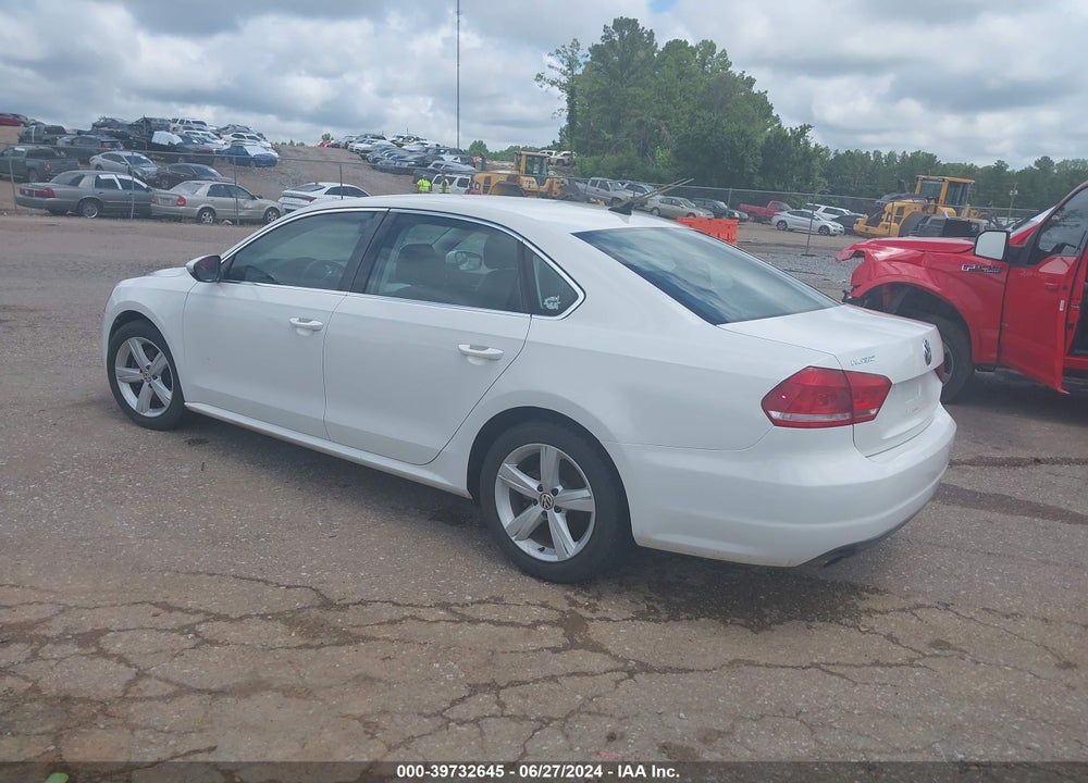 2013 VOLKSWAGEN PASSAT 2.5L SE VIN: 1VWBH7A38DC037124