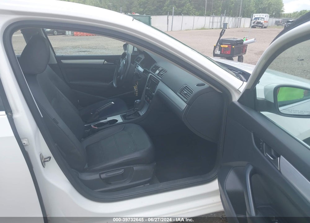 2013 VOLKSWAGEN PASSAT 2.5L SE VIN: 1VWBH7A38DC037124