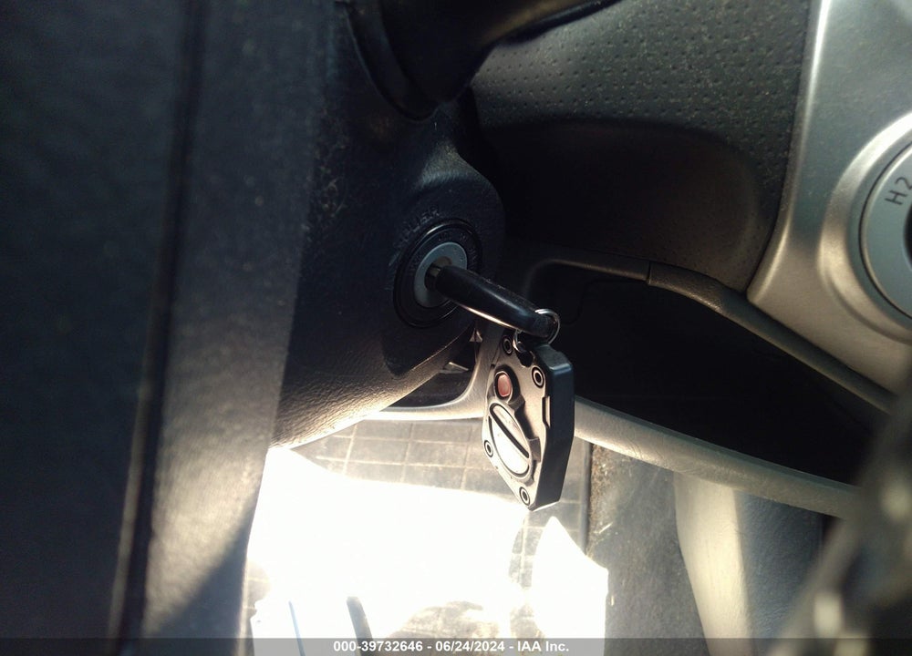 2015 TOYOTA TACOMA BASE V6 VIN: 3TMLU4EN9FM174085