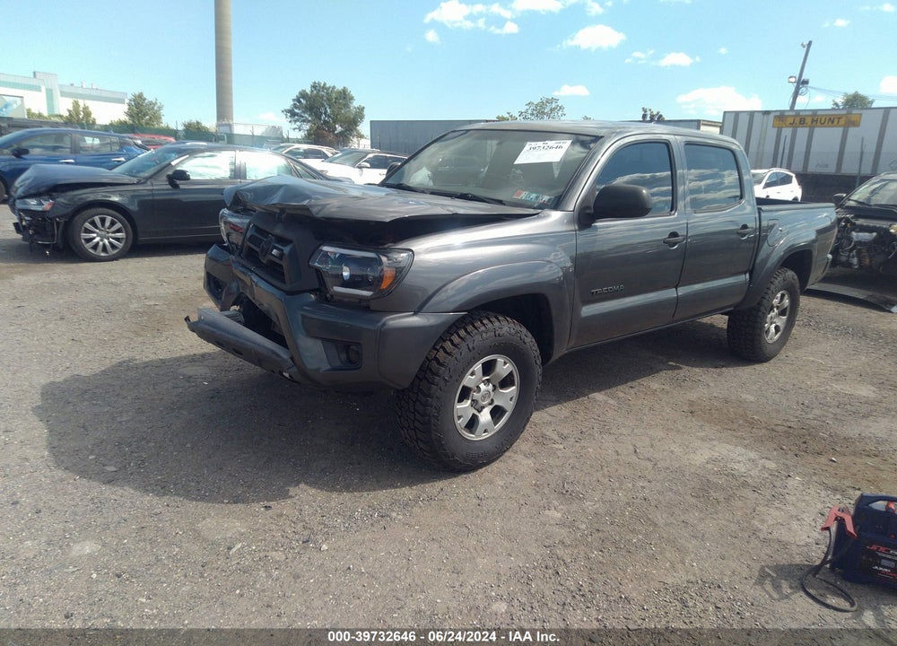 2015 TOYOTA TACOMA BASE V6 VIN: 3TMLU4EN9FM174085