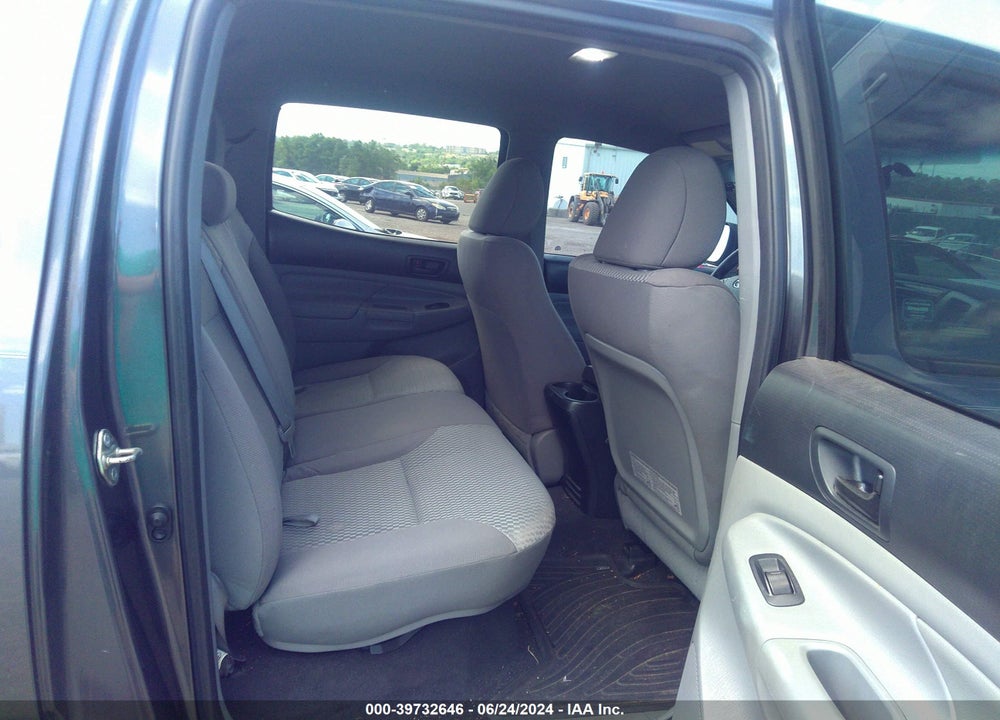 2015 TOYOTA TACOMA BASE V6 VIN: 3TMLU4EN9FM174085