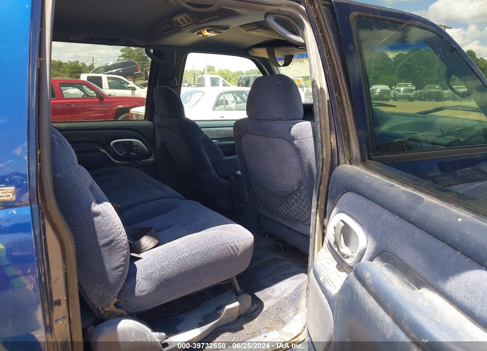 1996 CHEVROLET SUBURBAN K1500 VIN: 3GNFK16R6TG165316