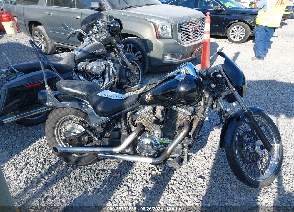 1998 KAWASAKI VN800 VIN: JKAVNCA12WB501026
