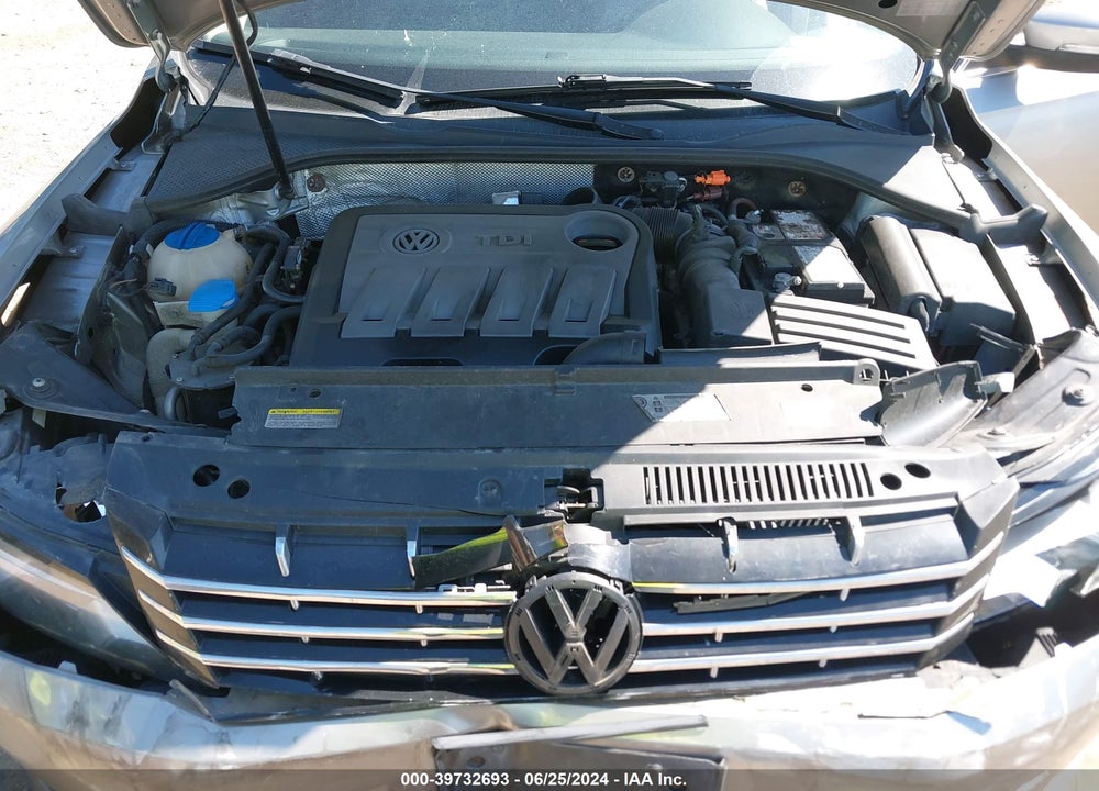 2014 VOLKSWAGEN PASSAT 2.0L TDI SE VIN: 1VWBN7A39EC015451