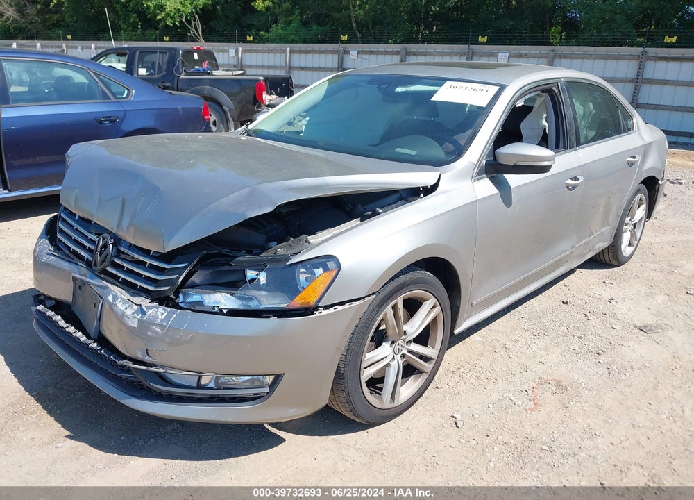 2014 VOLKSWAGEN PASSAT 2.0L TDI SE VIN: 1VWBN7A39EC015451