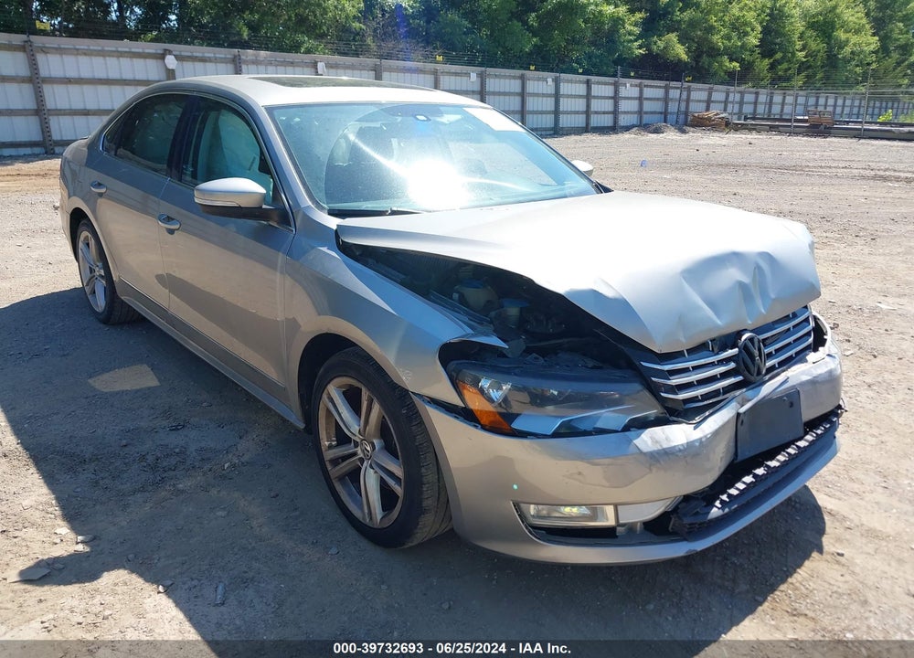 2014 VOLKSWAGEN PASSAT 2.0L TDI SE VIN: 1VWBN7A39EC015451