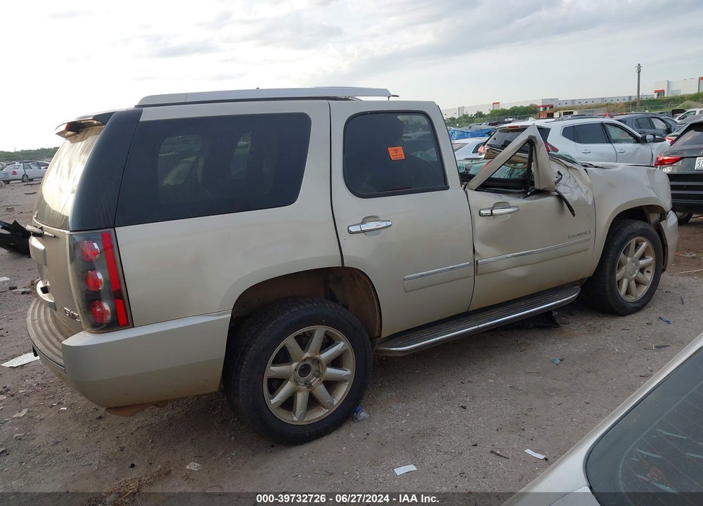 2013 GMC YUKON DENALI VIN: 1GKS2EEF8DR233126