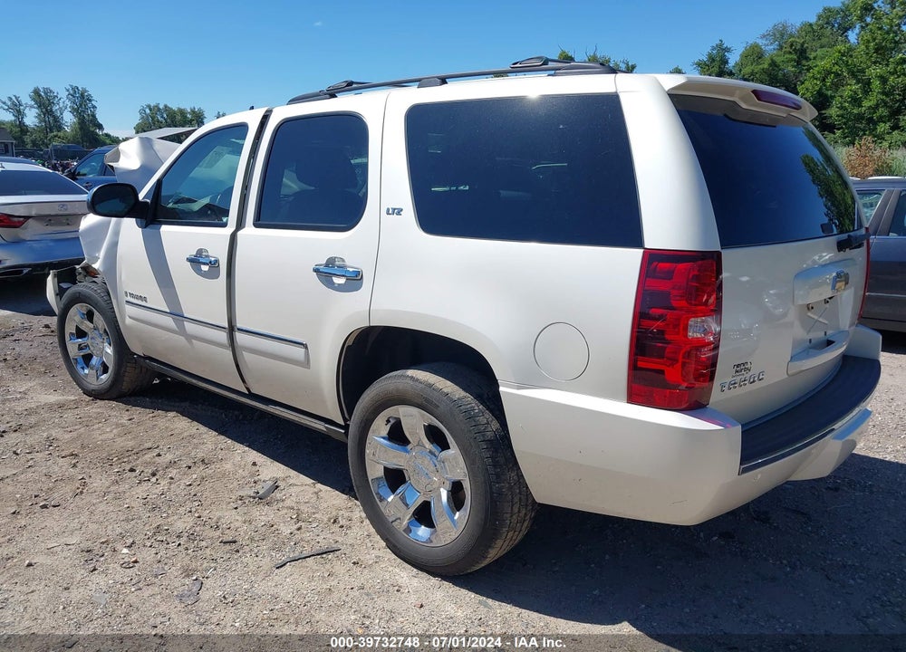 2009 CHEVROLET TAHOE LTZ VIN: 1GNFK330X9R181884