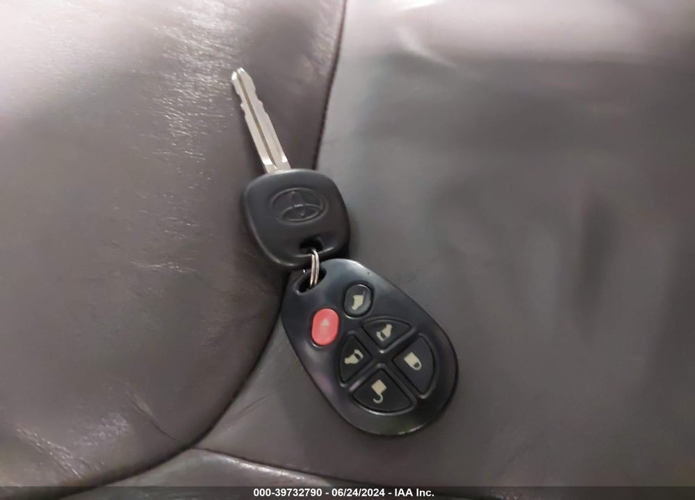 2004 TOYOTA SIENNA XLE LIMITED VIN: 5TDZA22C34S063359