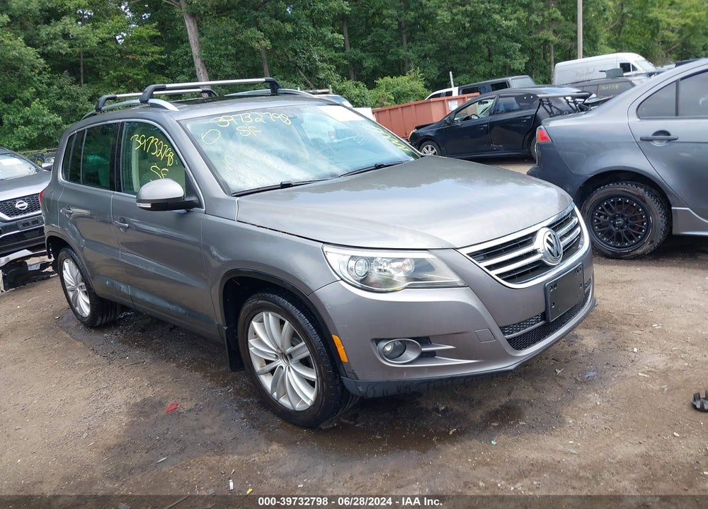 2011 VOLKSWAGEN TIGUAN SEL VIN: WVGAV7AX2BW536874