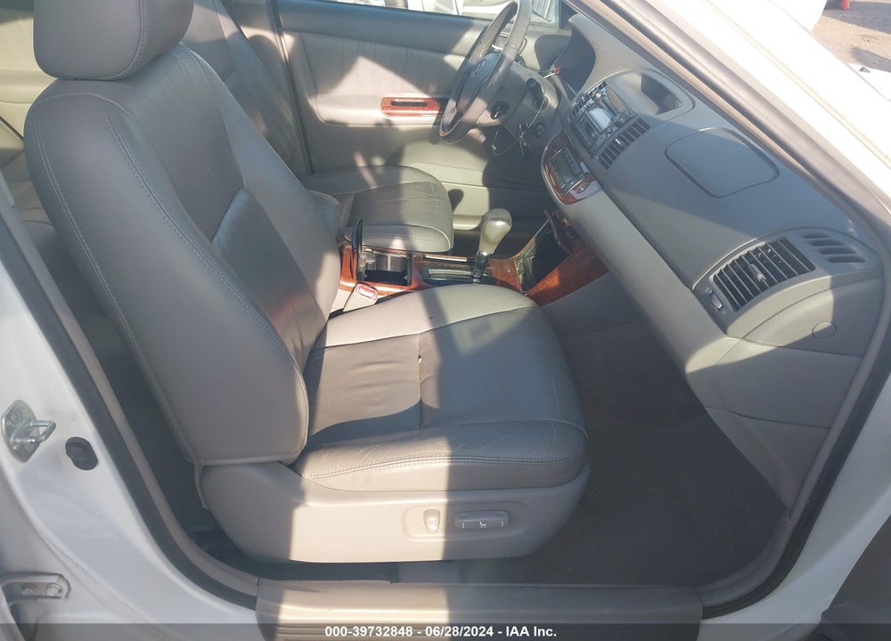 2005 TOYOTA CAMRY VIN: 4T1BF32K25U097706