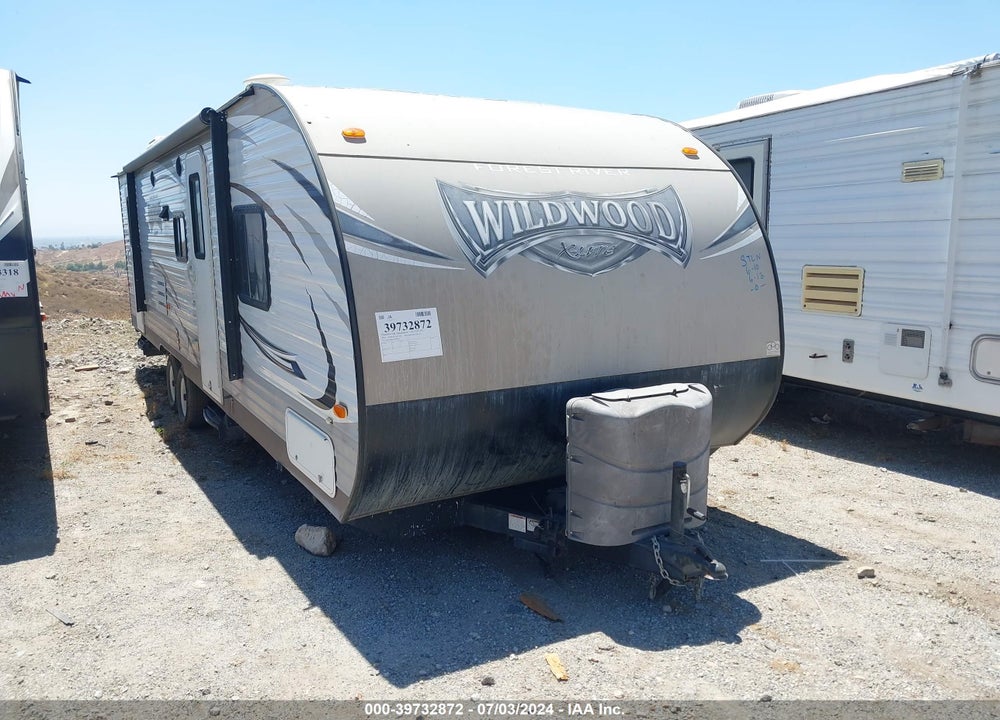 2016 FOREST RIVER WILDWOOD TRAVEL TRAILER VIN: 4X4TWDB24GE030658