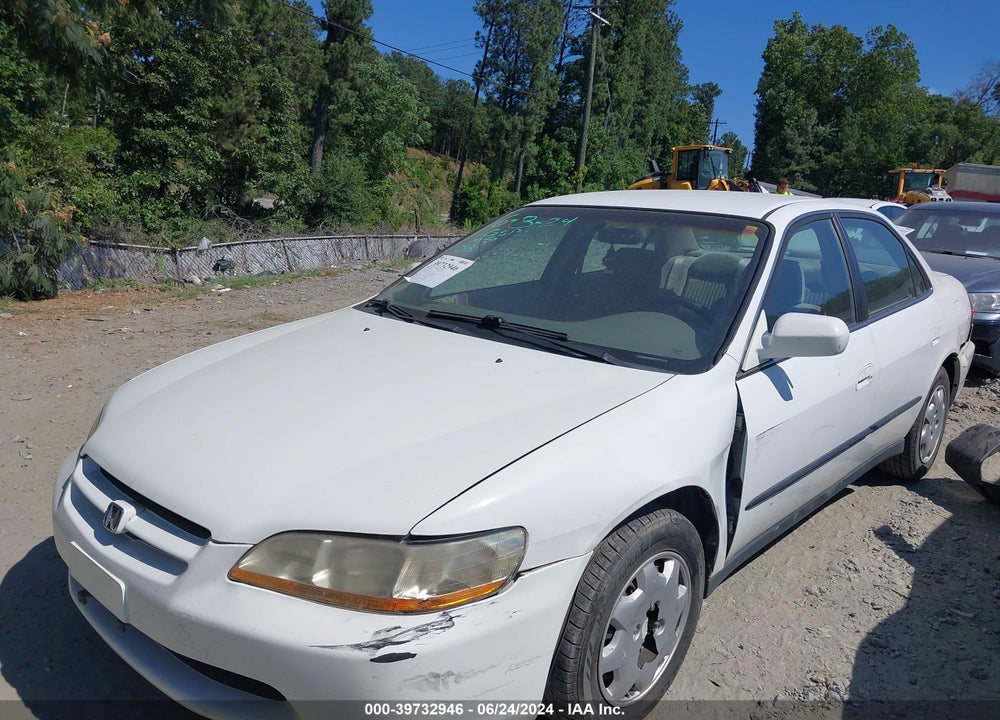 1998 HONDA ACCORD LX VIN: 1HGCG5645WA183027