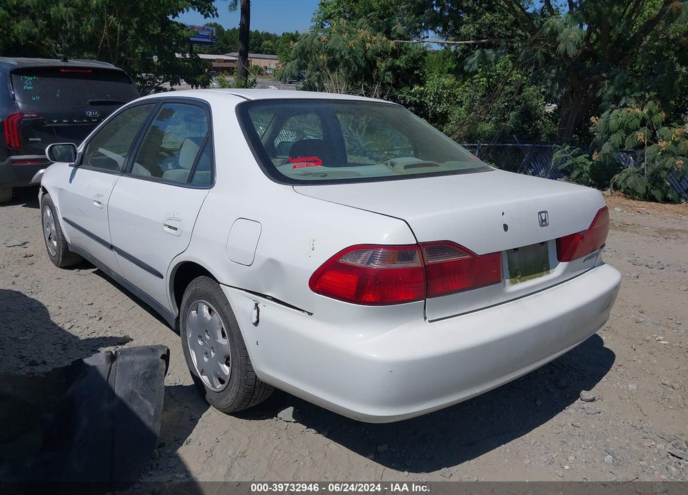 1998 HONDA ACCORD LX VIN: 1HGCG5645WA183027
