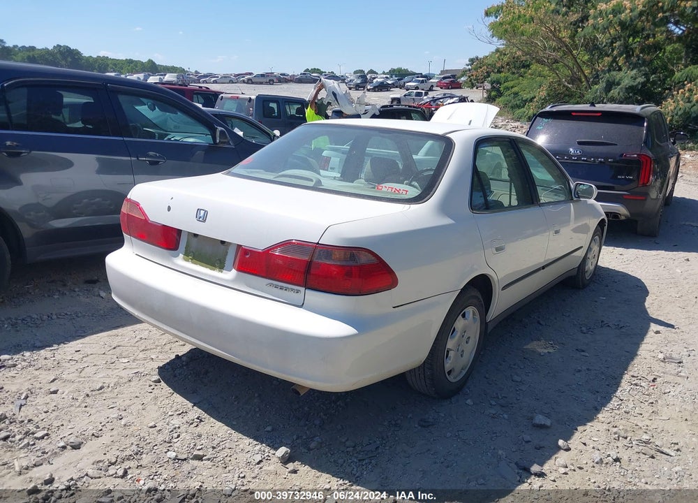1998 HONDA ACCORD LX VIN: 1HGCG5645WA183027