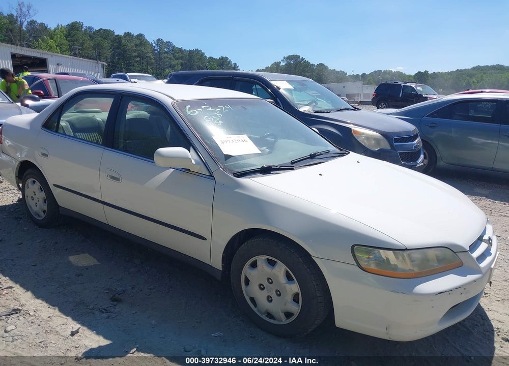 1998 HONDA ACCORD LX VIN: 1HGCG5645WA183027