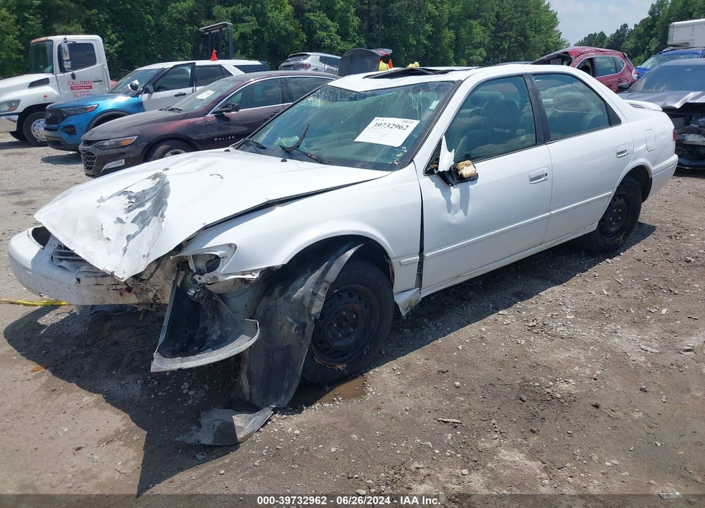 1998 TOYOTA CAMRY LE VIN: 4T1BG22K0WU832014
