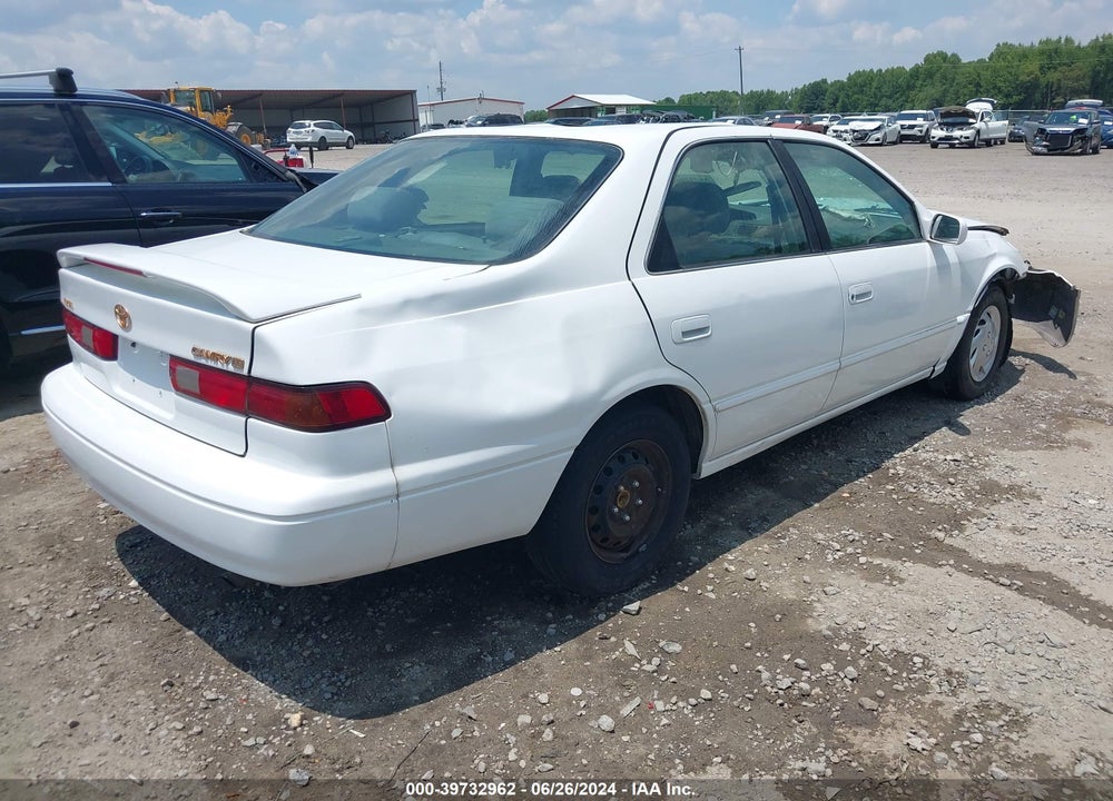 1998 TOYOTA CAMRY LE VIN: 4T1BG22K0WU832014