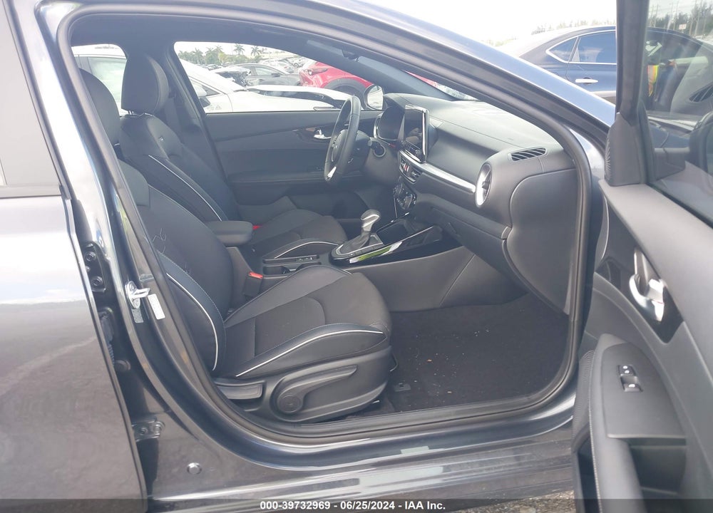 2024 KIA FORTE GT LINE VIN: 3KPF54AD4RE752213
